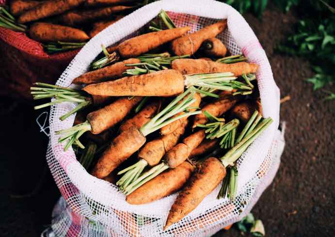 dirty carrots in the bag